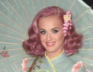 China girl con capelli rosa