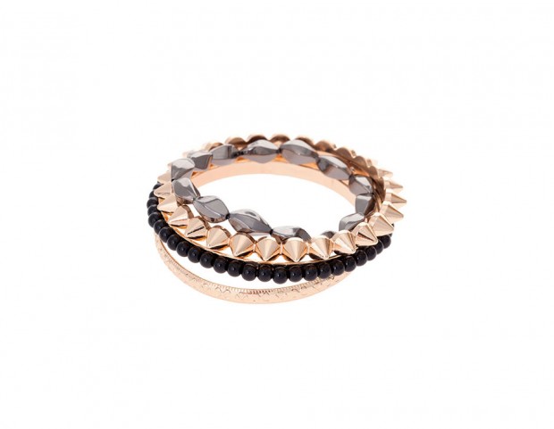 Set di bracciali con borchie