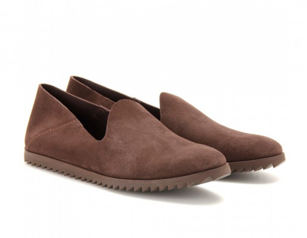 Flat shoes