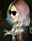Kesha con un mix di colori