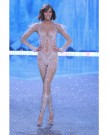 Karlie Kloss come un maxi fiocco di neve!