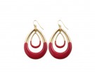 Gli orecchini oro e rosso