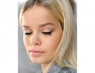 La linea di eyeliner enfatizza lo sguardo