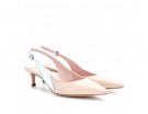 Décolleté ‘kitten heels’