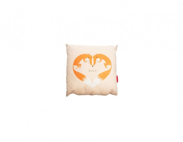 Cuscino “all we need is love”