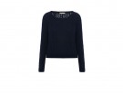 Il pull morbido e con scollo rotondo