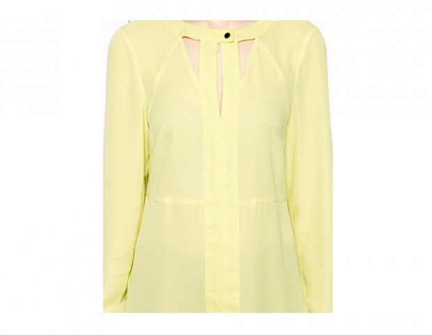 Blusa con aperture