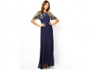 Con paillettes e ricami gold