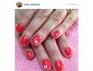 Piccoli fiorellini per la accent manicure