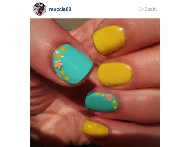 Colori allegri e strass a fiori