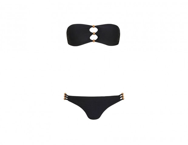 Con tagli cut-out e applicazioni metalliche