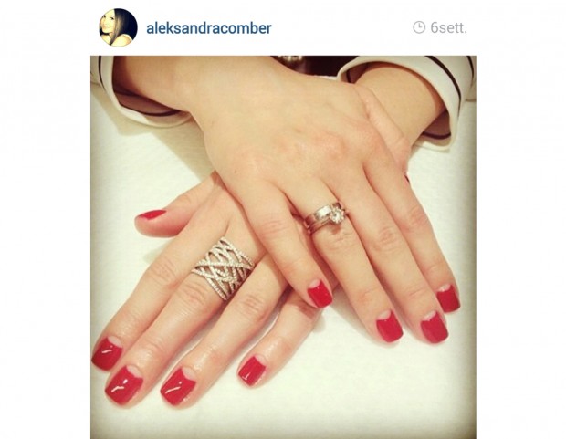 Rosso brillante per la manicure