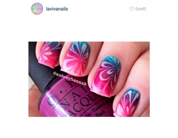 Fiori rosa e azzurri con la tecnica Marble