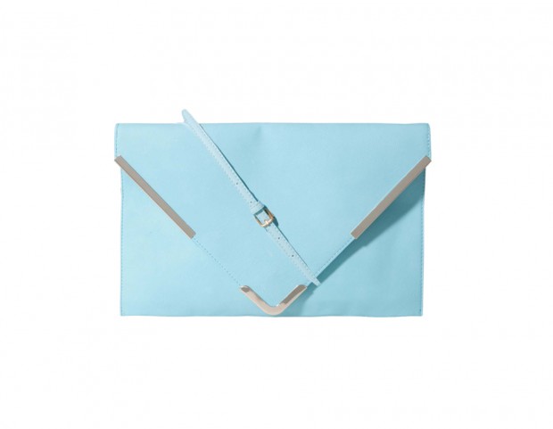 La pochette a busta color cielo