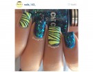 Strass ed effetto marmorizzato per le unghie
