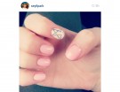 Manicure rosa con stella