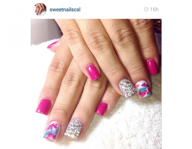 Strass e Marble Manicure