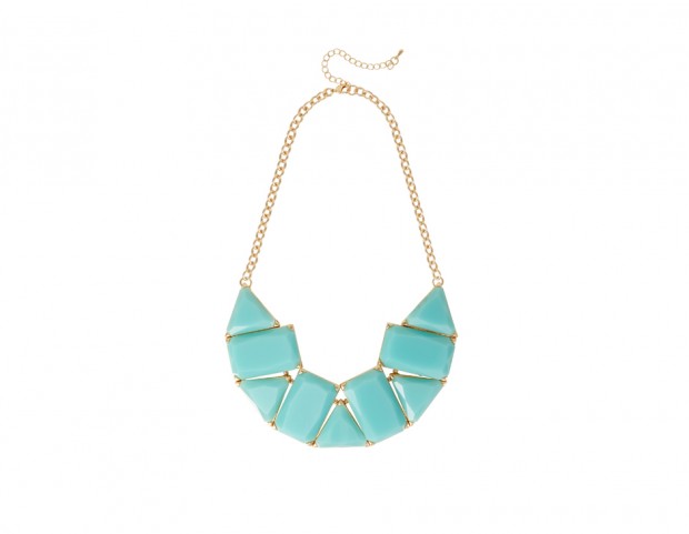 Collana con pietre color turchese