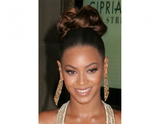 Chignon alto ed elaborato