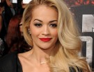 Copia il trucco di Rita Ora: occhi intensi e labbra rosso fuoco