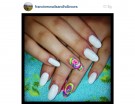 Tecnica marble sui toni fluo per l’accent
