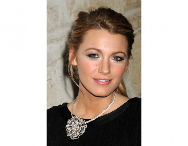 Capelli bronde raccolti
