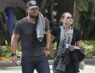 Stephen Amell e Cassandra Jean