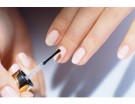 6. Per una buona riuscita della tua manicure, applica sempre un top coat dopo lo smalto