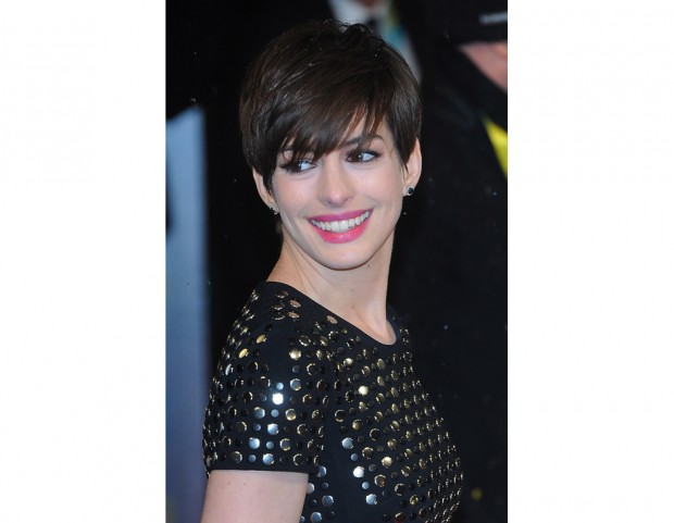 Pixie cut con frangia sfilata