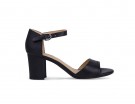 Total black in pelle lavorata