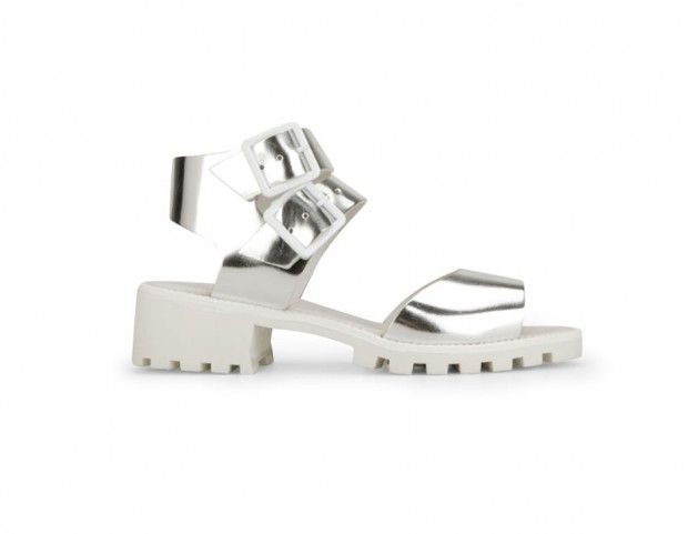 In pelle argento effetto metallizzato e platform carro armato