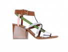 Multicolor con tacco in legno e dettagli metallizzati