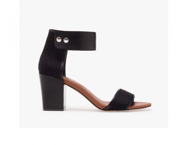 easy-chic in total black con suola cuoio