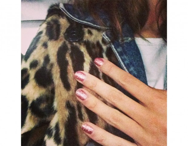 Glitter rosati per la manicure