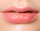 Effetto luce naturale per le labbra