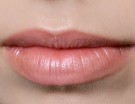 Labbra leggermente tonalizzate con finitura sheer