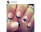 French manicure con fiocchetto