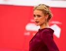 Come dire no al borgogna? Magnifica l’acconciatura romantica! – Tu-assolutamente-sì