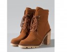Trekking boots in camoscio con tacco e lacci