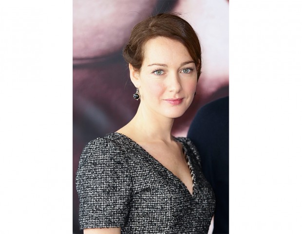 Chignon basso e capelli cioccolato