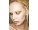 Trucco occhi dorato eccentrico
