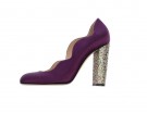 Pumps in satin viola con tacco glitter e profilo ondulato