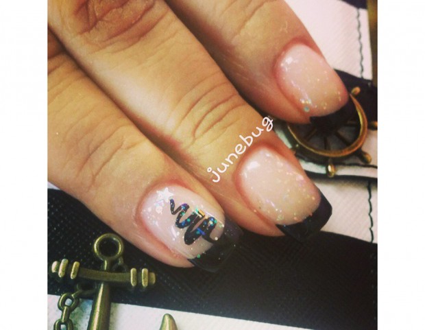 French manicure con accent