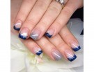 Argento e blu per la manicure