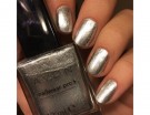 Effetto specchio per la manicure