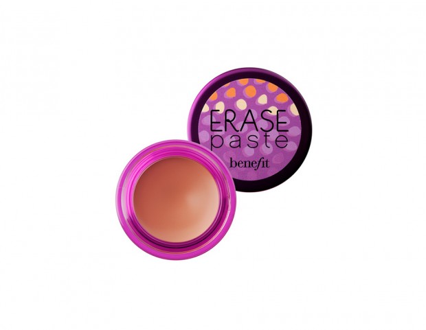 La texture in crema corregge e mimetizza
