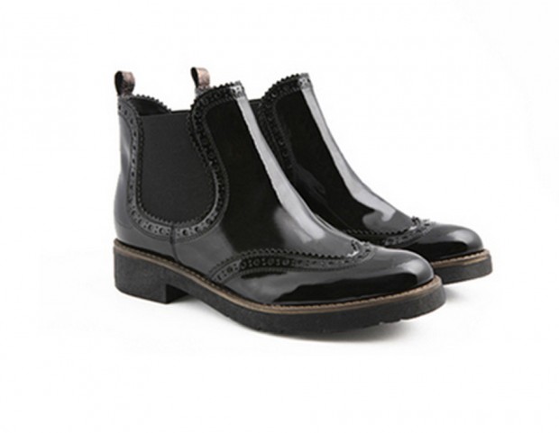Chelsea boots in vernice