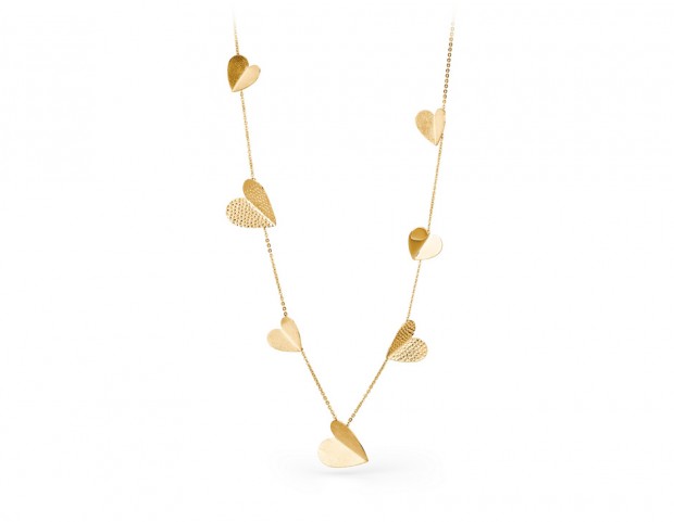 Collana dorata con charms a cuore