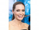 Classica coda di cavallo per Angelina Jolie