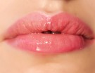 Effetto “juicy” per le labbra rosate